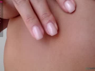 girl
        sweet_moan cam image #3784174