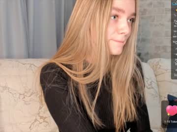 girl
        hotshiiie cam image #557800