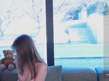 girl
        moon_night_anna cam image #6041979