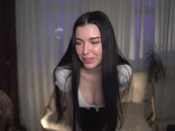girl
        sophie_lin cam image #1506657