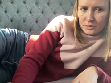 girl
        eatmypie69 cam image #3413860