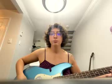 girl
        orchidladyllama cam image #3974345