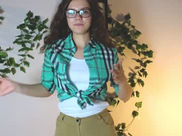 girl
        teresabriggs cam image #2371172