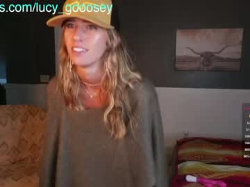 girl
        lucy_gooosey cam image #1858463