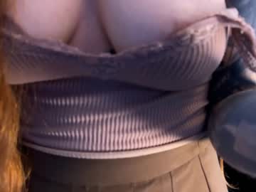 girl
        annaliese_bach cam image #3280168