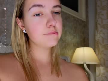 girl
        beverly_hillls cam image #5440972