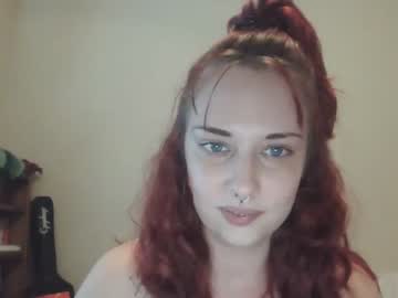 girl
        lildirtyredd cam image #3895757