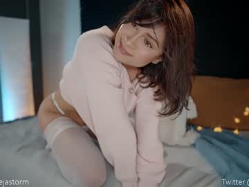 girl
        alejastorm cam image #2433267