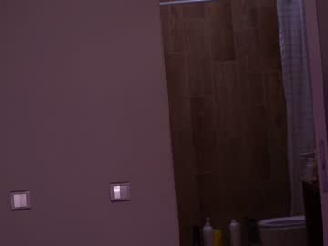 girl
        toxl cam image #2920175