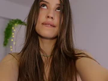 girl
        fazeyj cam image #6933433