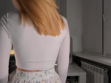 girl
        falinebenny cam image #6016482