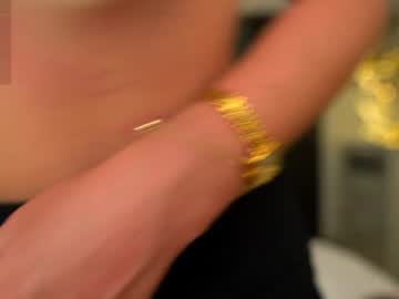 girl
        oh_julie cam image #4525571