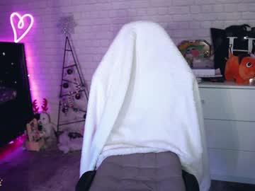 girl
        uindi cam image #4737176