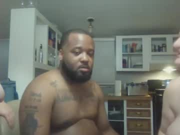 couple
        queenking55 cam image #5410235