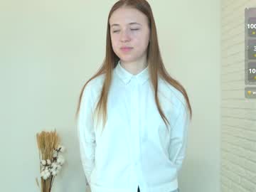 girl
        nico_collard cam image #6424112