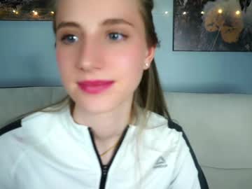 girl
        shewell cam image #6424813