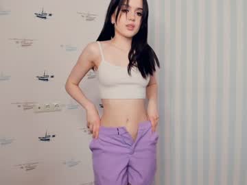 girl
        fannyhaviland cam image #3612921