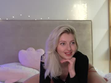 girl
        yournaughtymiss cam image #3438518