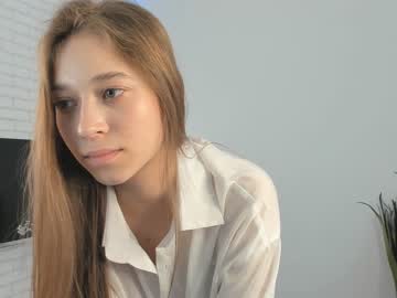 girl
        devonagrayer cam image #3957614