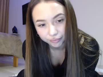 girl
        meryfoxxx cam image #2991218