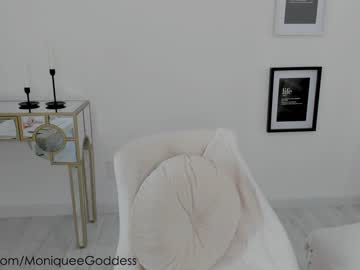 girl
        moniqueegoddess cam image #2184620
