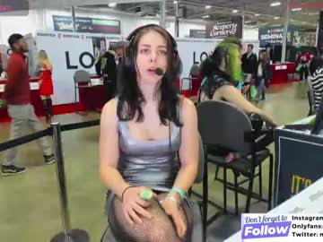 girl
        mayasings cam image #2985085