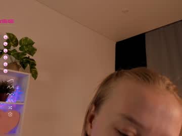 girl
        gracestanley cam image #413714