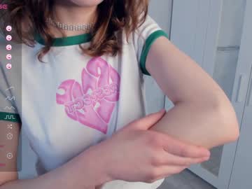 girl
        maureenbruster cam image #3927793