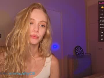 girl
        stacy_fanning cam image #1641566
