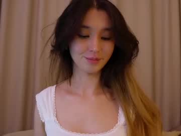 girl
        sarasuo cam image #4886948