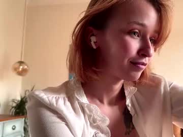 girl
        ms_dira cam image #6762208