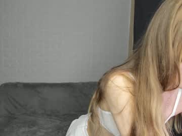 girl
        sandra_buika cam image #1870557