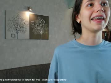 girl
        jolly_bell cam image #4312000