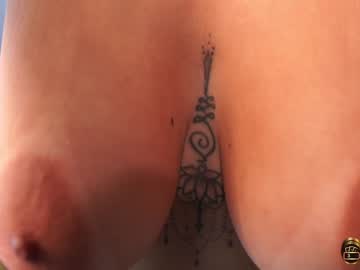 girl
        letiziafulkers1 cam image #1433319