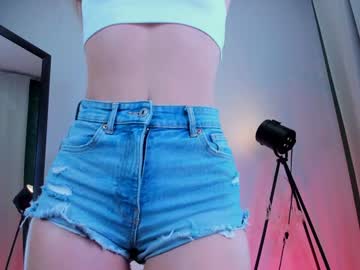 girl
        cassie_palmer cam image #4756315
