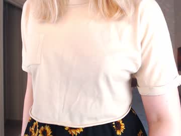 girl
        tendermoon__ cam image #3327574