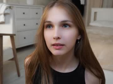 girl
        hildgaillard cam image #6720681