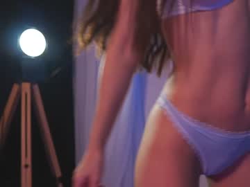girl
        lucie_beltran cam image #4206719