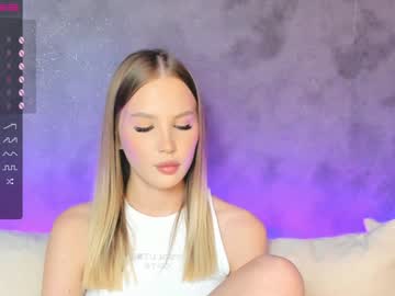 girl
        _sophie_kitten_ cam image #5618034