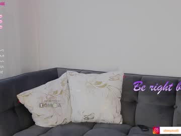 girl
        alis_molli cam image #1365875