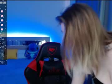 girl
        _pollly_ cam image #1291548