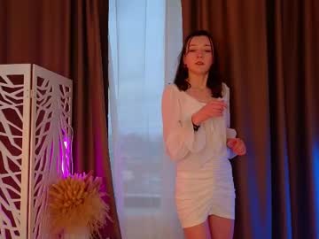 girl
        nikol0ll cam image #6272032