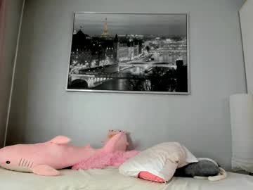girl
        _mito_69 cam image #7010875