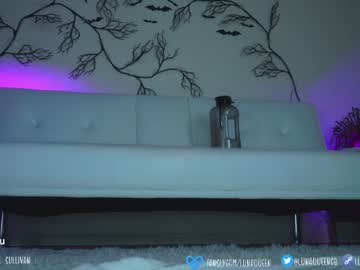girl
        lunaqueeeen cam image #2771724