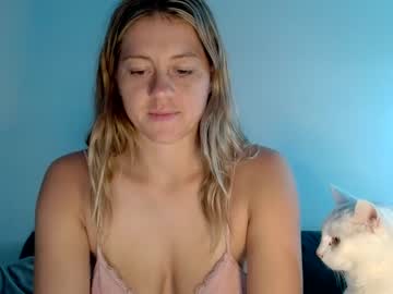 girl
        thatprettyblondegirl cam image #3051146
