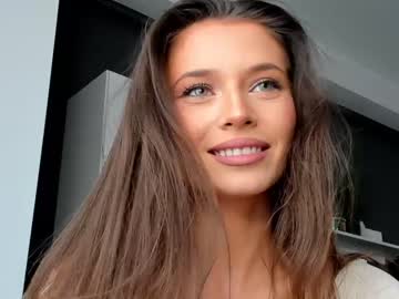 girl
        isia_slay cam image #438914