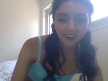 girl
        dreamymermaid cam image #1758932