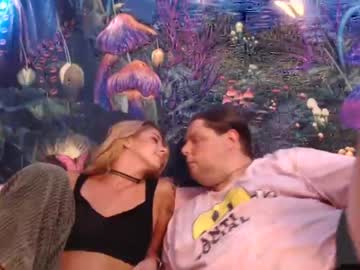 couple
        prestonhealy cam image #2018280