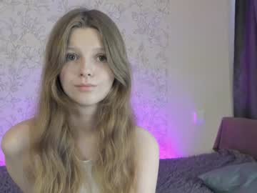 girl
        alainaestrada cam image #2708227