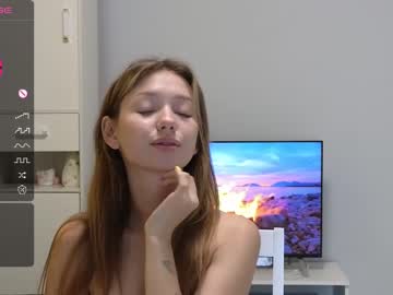 girl
        looveshow cam image #2410021